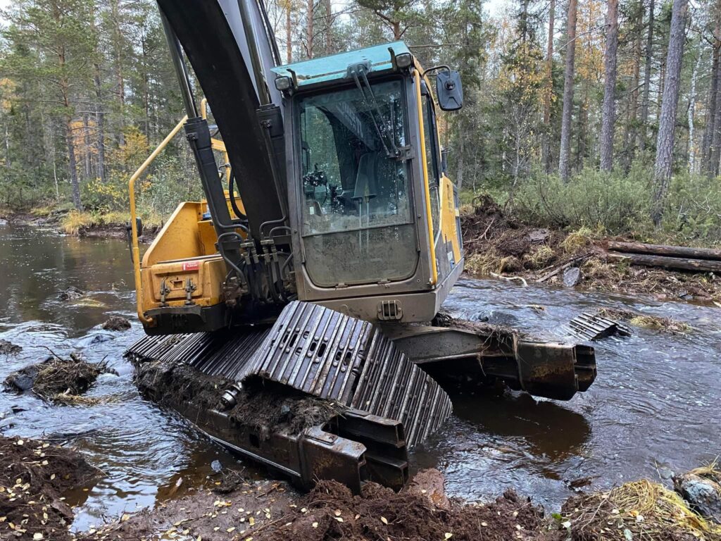 En grävmaskin som gått sönder