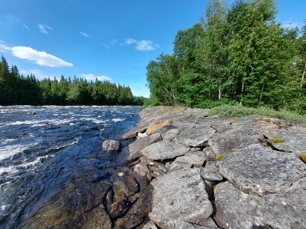 Släntmur.